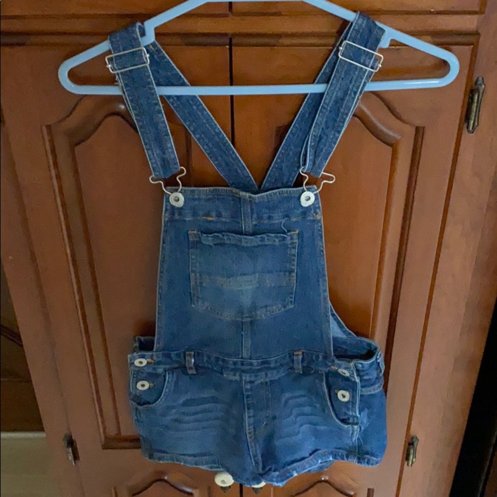 Overall shorts